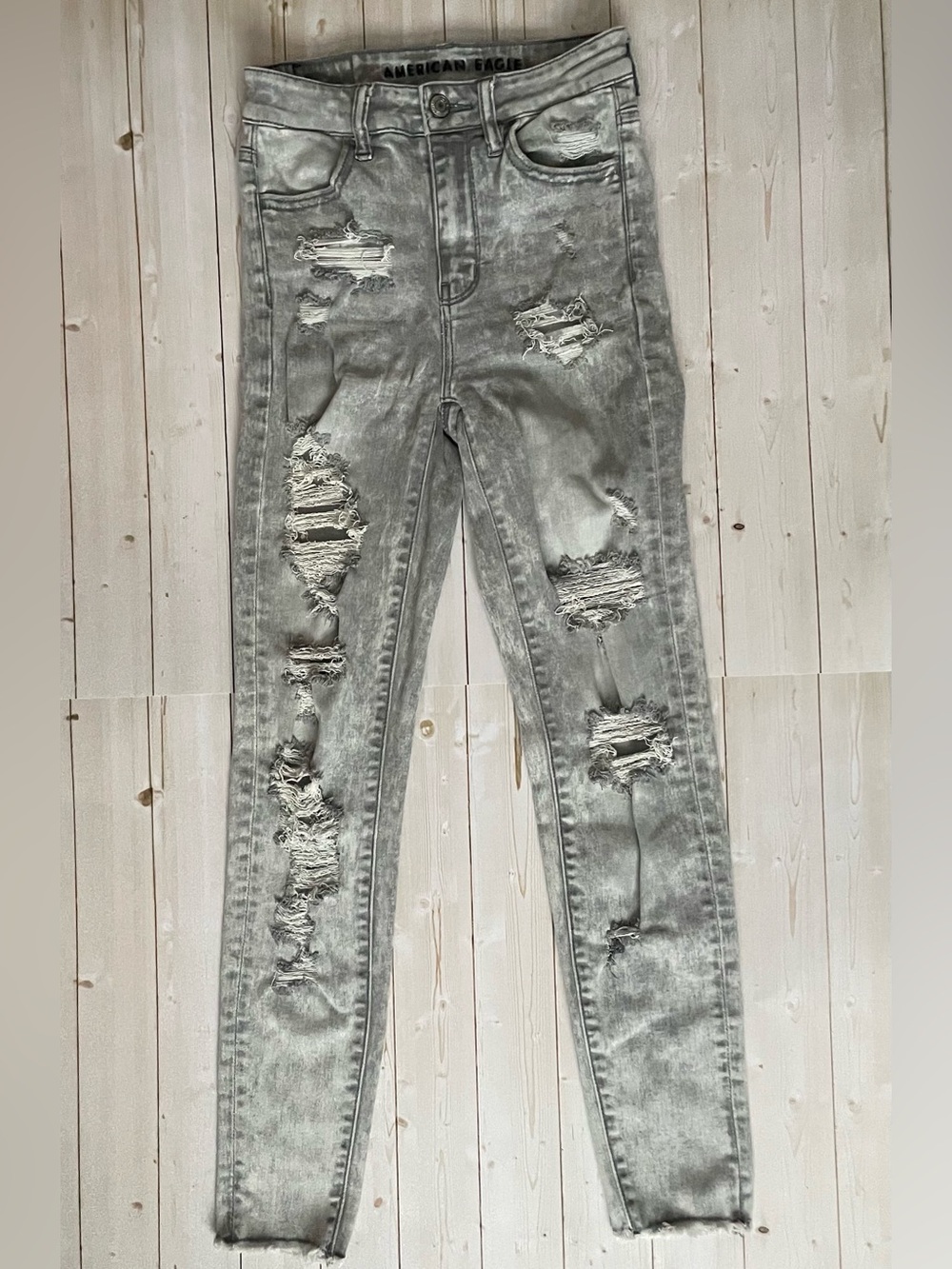 American Eagle Outfitters Gray Ripped Skinny Jeans